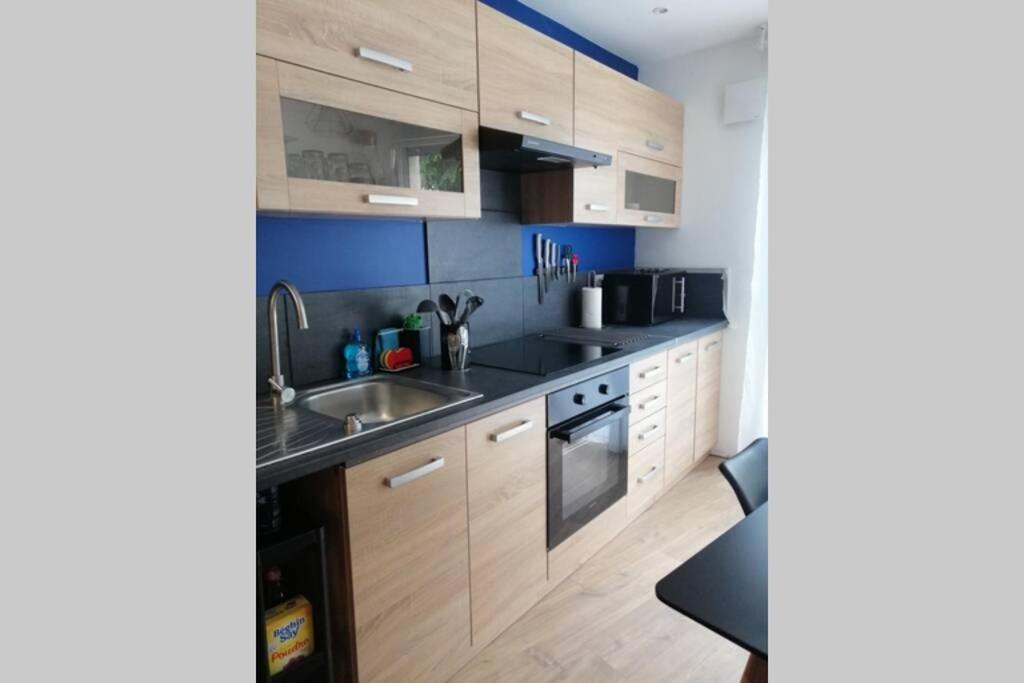 Charmant Appartement Avec Terrasse Pont-de-lʼIsère Eksteriør bilde