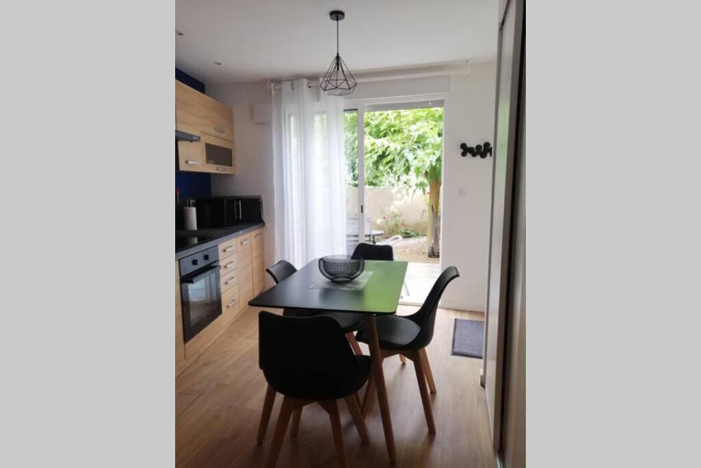 Charmant Appartement Avec Terrasse Pont-de-lʼIsère Eksteriør bilde